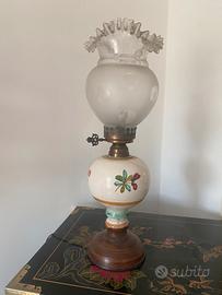 Lampada da tavolo vintage stile petrolio