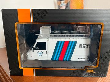 Modellino fiat 242 scala 1:18