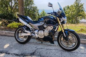 Moto Honda hornet