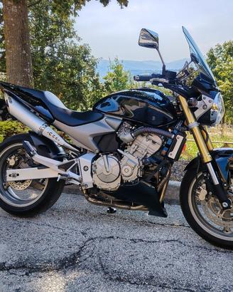 Moto Honda hornet