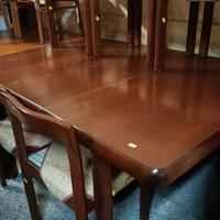 tavolo allungabile con sedie