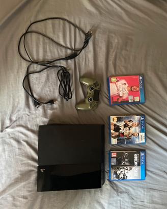PlayStation 4 + 3 giochi