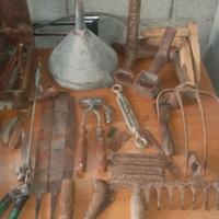 utensili vecchi vari