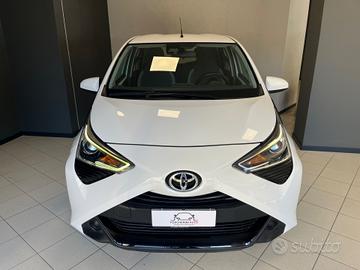 Toyota Aygo Connect 1.0 VVT-i 72 CV x-play