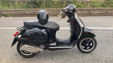 Vespa GTS 300 super 2014