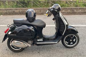 Vespa GTS 300 super 2014