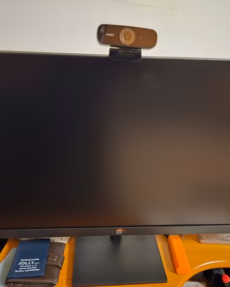 Monitor 24 pollici hp con webcam hd