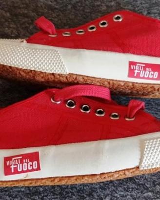 Scarpe da ginnastica + Borsello VV.FF. nuovo