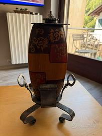 Lampada ad olio con supporto in ferro battuto