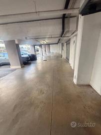 Box / Garage di 30 m² a Roma