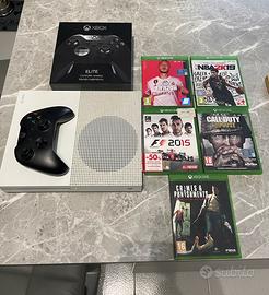 Xbox one con giochi e 2 joystick