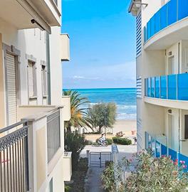 1-13 Giugno e Agosto 24-31 fronte mare