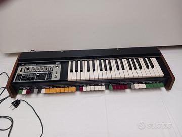 SINTETIZZATORE ROLAND SH-2000