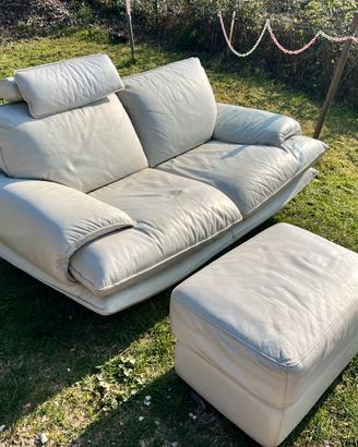 Divano chateau d'ax con puff