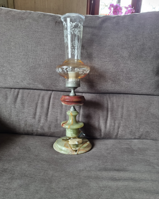 Lampada da tavolo in onice