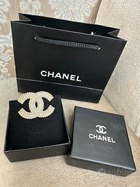 Spilla chanel