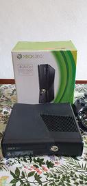 Per Natale: XBOX 360 4Gb, 2 controllers, 2 giochi