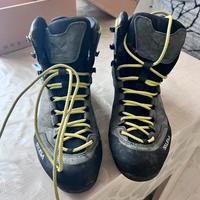 Scarponi da trekking  Salewa Rapace