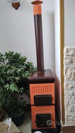 Stufa antica a legna Becchi