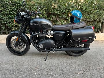 Triumph Bonneville T120 Black Stealth Edition