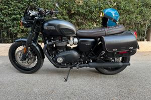Triumph Bonneville T120 Black Stealth Edition
