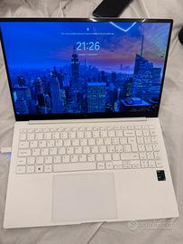 Samsung Galaxy Book Pro 15.6, i7-1165g7 16 ram Amo