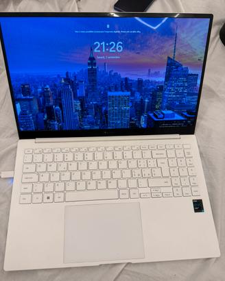 Samsung Galaxy Book Pro 15.6, i7-1165g7 16 ram Amo