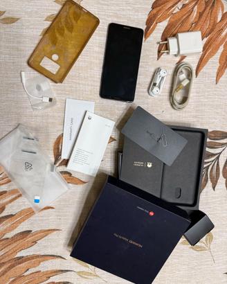 Huawei Mate 10 Pro --- 6 pollici ---