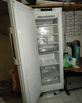 Congelatore / freezer a colonna Whirlpool