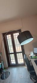 Lampada ad arco da terra