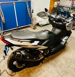 Yamaha T Max 560