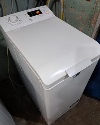 Lavatrice REX ELECTROLUX carica dall'alto 6Kg A++