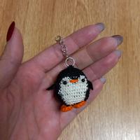 pinguino portachiavi amigurumi 