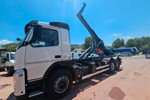 Volvo Trucks FM 460 SCARRABILE