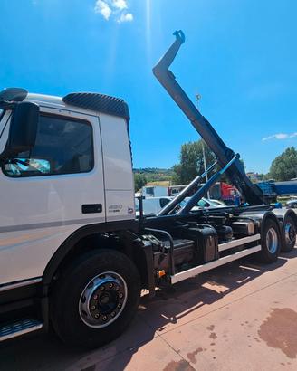 Volvo Trucks FM 460 SCARRABILE