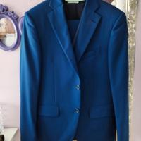 completo uomo elegante 