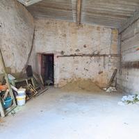 Deposito con ingresso carrabile