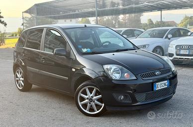 Ford Fiesta 2006 1.6 TDCi 5p. Ok neopatentati ! ! 