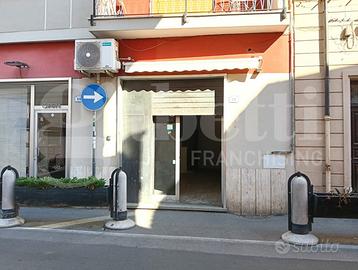 Negozio Nettuno [Via santa mariaVCG]