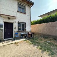 CASA SEMINDIPENDENTE A CASTELNOVO DI SOTTO