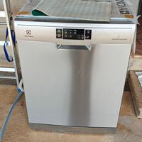 LAVASTOVIGLIE ELECTROLUX XXL