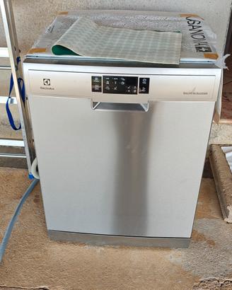 LAVASTOVIGLIE ELECTROLUX XXL
