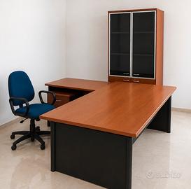 Mobili in noce per ufficio/studio