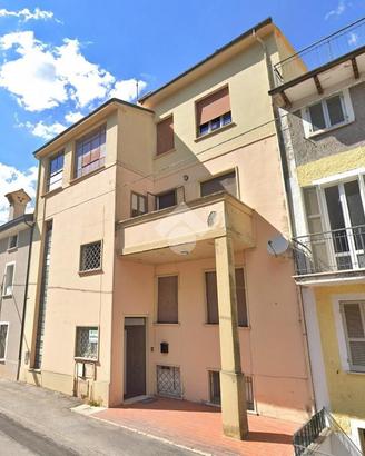 CASA SEMINDIPENDENTE A GUALDO TADINO