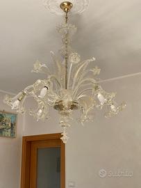Lampadario vetro murano con foglia d’oro