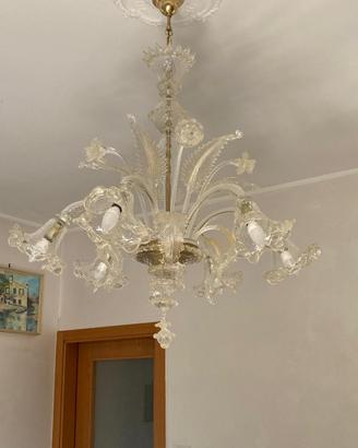 Lampadario vetro murano con foglia d’oro