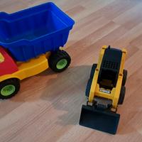 Camion in plastica e escavatore CAT