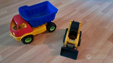 Camion in plastica e escavatore CAT