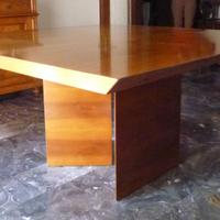 Tavolo quadrato in legno da soggiorno