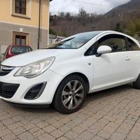 Opel corsa 2012